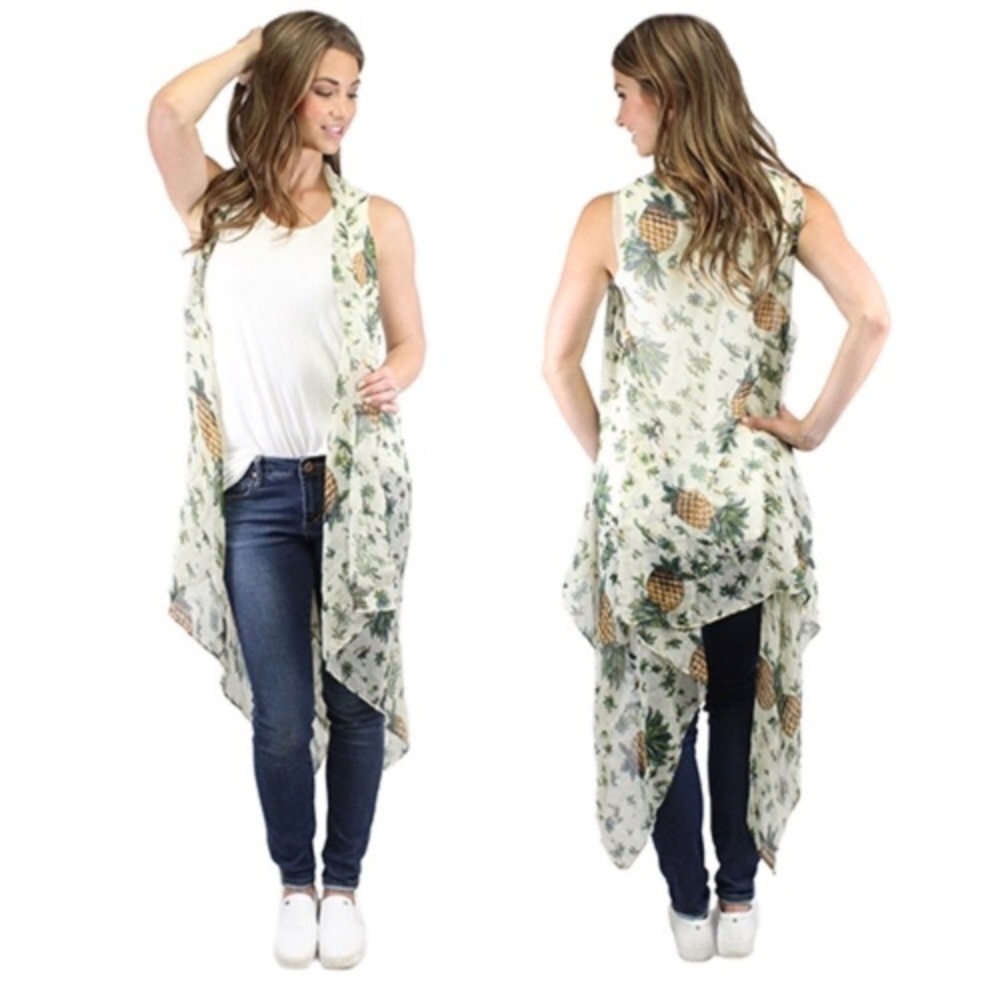 🎉6XHP🎉 LAST ONE Beige pineapple vest